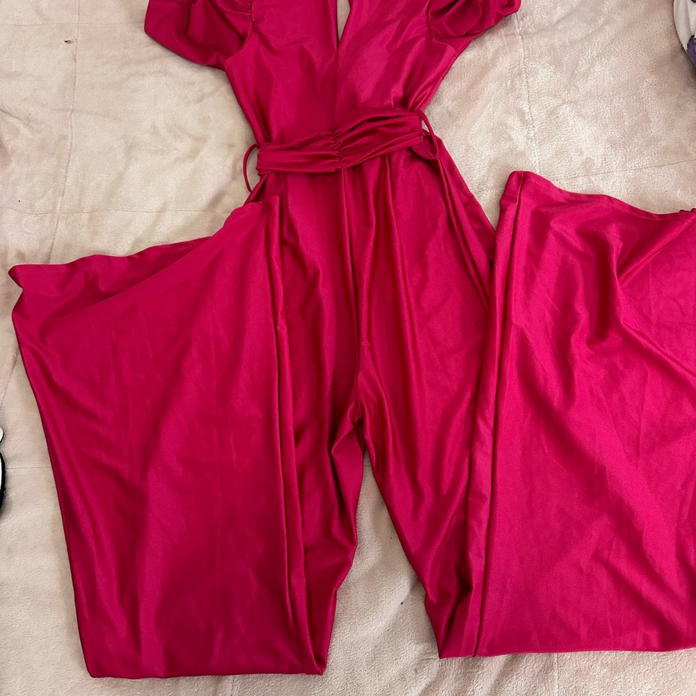 Chic Pink Jumpsuit with Cap Sleeves and Wide-Leg Pants - Picture 8 of 9